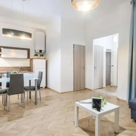 Dessy Downtown Апартаменты *